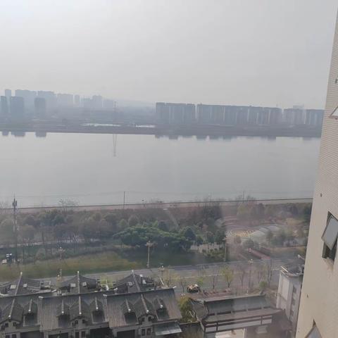 ❤️🔑 165.8万浣溪台清水价购80多万豪装大平层 163平4/2/3 带子母车位 前看江后看湿地公园东坡湖 卡卡个个全观景 现亏本出售 5米多客厅开间 中间楼层 ☎6127