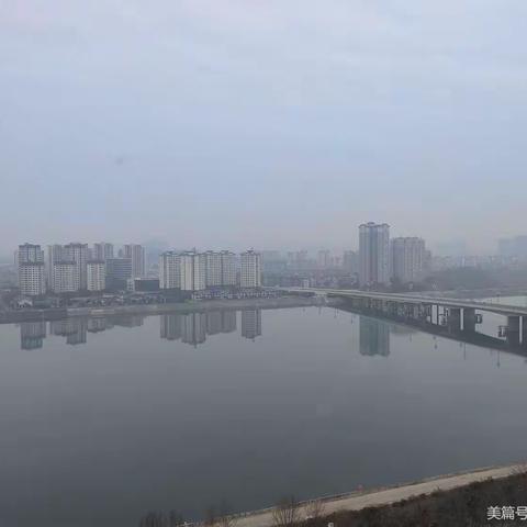 ❤️🔥🔑全眉山最便宜一套精装江景四房！东岸雅苑精装422，44.8万！产权88实得110平，主卧客厅正看江，好楼层！南北通透满五唯一📱6127