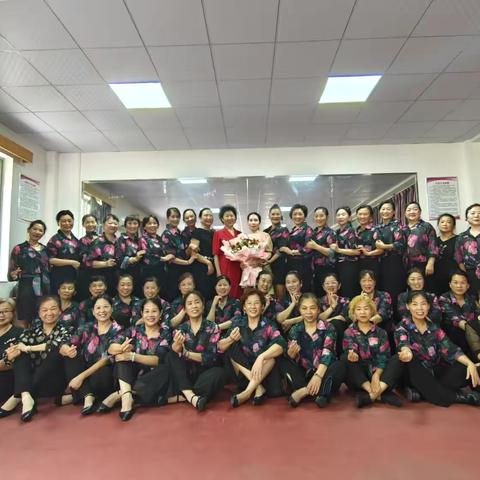 感谢您成为我们心中最美的点缀（欢乐教师节恭贺廖老师获奖）