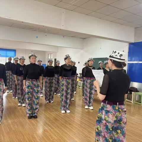 走进形体传承优雅（幸福社区时尚模特班课堂纪实）