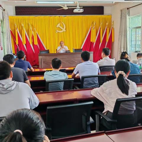 刘岱讲授深入贯彻中央八项规定精神学习教育专题党课