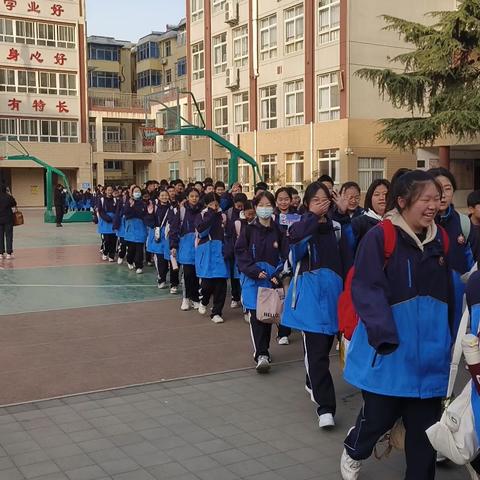 三门峡市第二中学“三自”综合实践研学活动——七15班