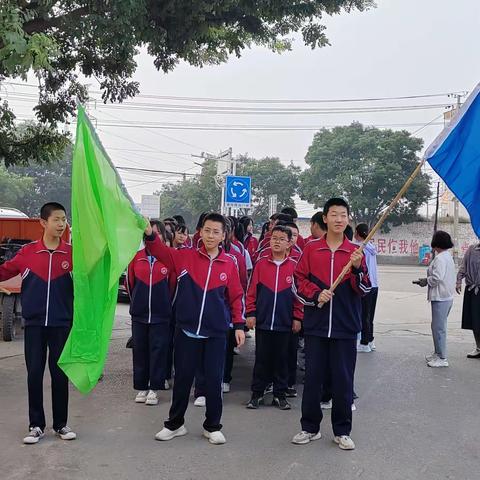 白露游梨园，硕果飘心间