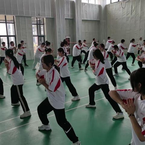 保定三中2316班 释放青春，我们风雨同行