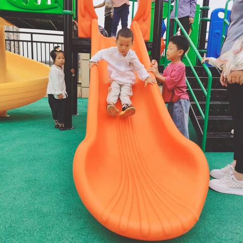 阳光幼儿园-张骏熠