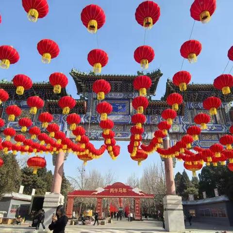 地坛新春焕新颜，马年庙会年味浓