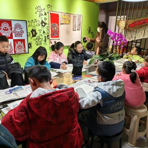 抬头见喜，福蛇迎春