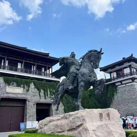 都万卷书行万里路。看家乡风景，览祖国风采。 二一班 池梓