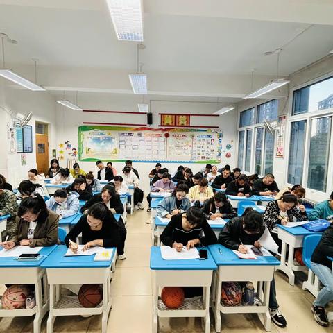 家校携手聚合力，智慧共育赴未来--栖霞市实验小学一年级一班家长会