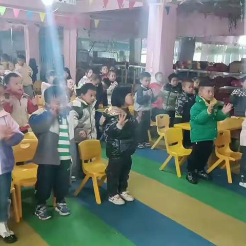 幼儿园的快乐生活——金苹果幼儿园一周回顾