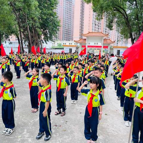 争做新时代好队员——揭西县河婆街道东风小学客潭教学点举行新队员入队仪式