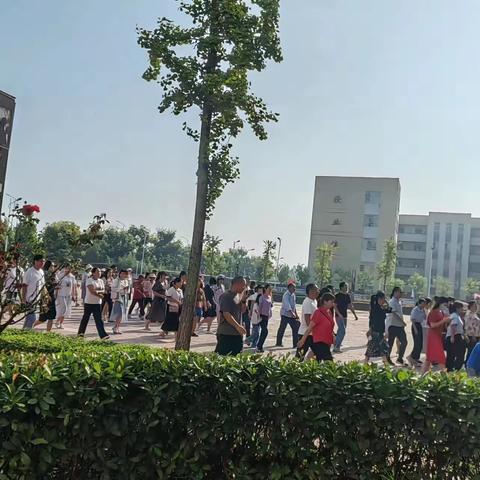 “新学期,新气象,筑梦向未来”主题家长会 ————正阳县第八小学