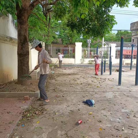 新宁坡村：持续开展人居环境卫生整治暨“清洁家园、防蚊灭蚊”专项行动
