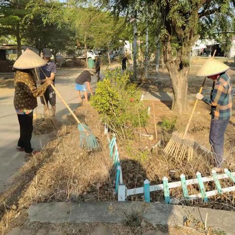新宁坡村：持续开展人居环境卫生整治工作