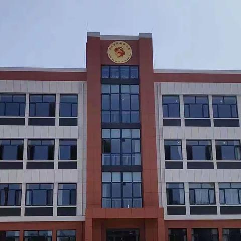 【阁西街小学西校区】扫雪大行动🌨️