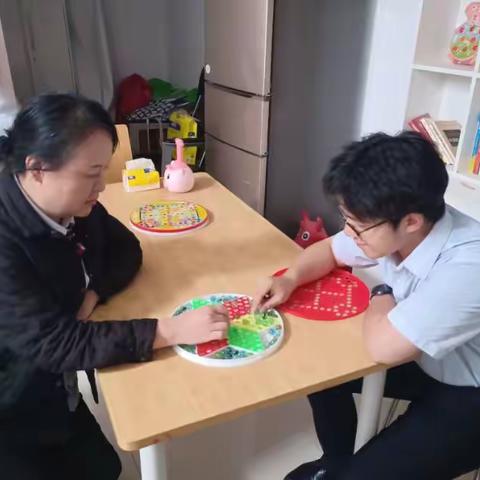 北京路“月月乐”活动：下跳棋中增进团队情谊