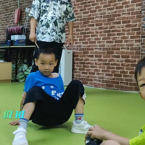 我们都是街舞小少年