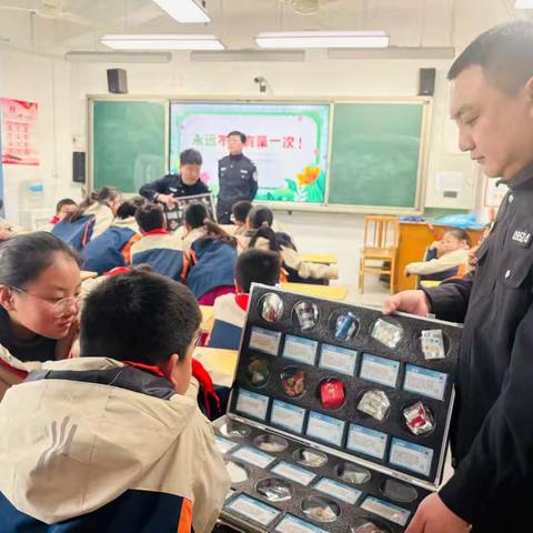 家校携手育童心 职业课堂趣纷呈 ——绛县第一实验小学五年级“校外辅导员进课堂”活动纪实