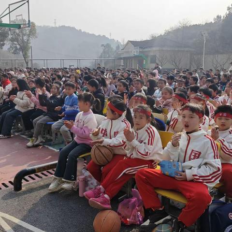 欢声笑语庆元旦·载歌载舞迎新年—栗山中学文艺汇演活动