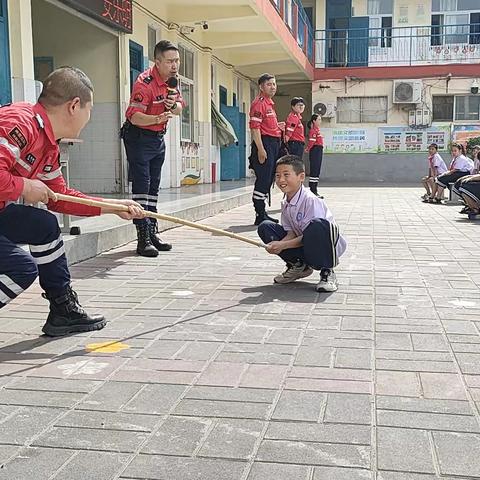 神鹰救援队夏季防溺水专题宣讲——走进洛阳市安乐明德小学