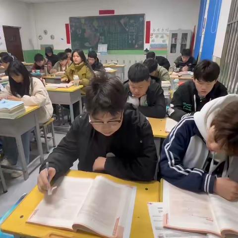 【博源·晨读】披星戴月努力正当时-升学三班激情早读