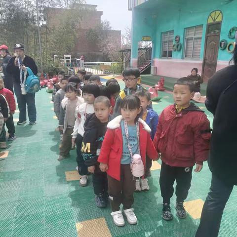 “不负春光，一起趣春游” 阳光幼儿园春游活动