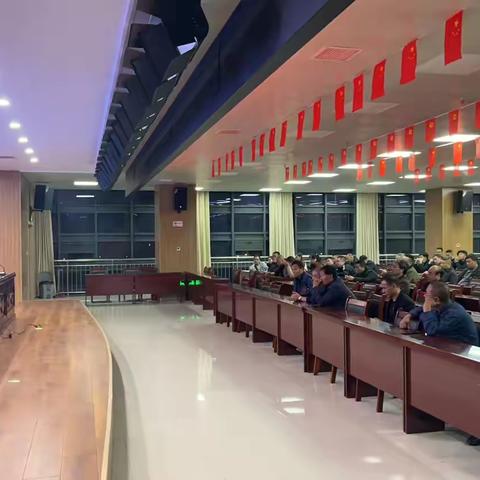 温情“护航”—-巩义公交人用真情守护广大市民的乘车安全