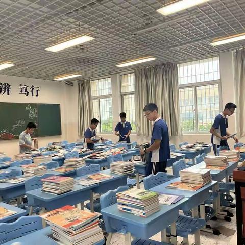 且抒凌云志，不负少年时——新生入学军训