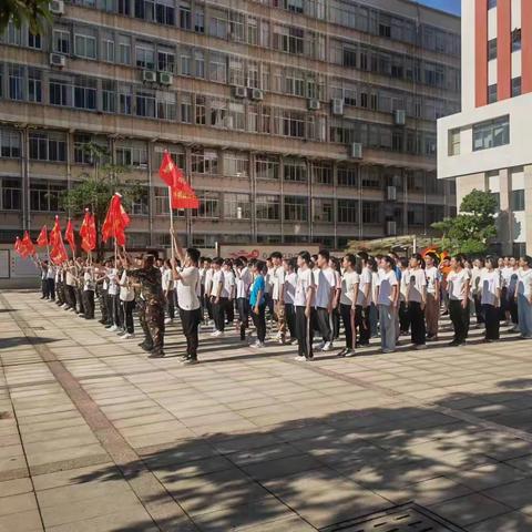 最美开学季 军训初启航，青春正飞扬——泉州师范学院附属中学2023级初中部，军训素质拓展活动