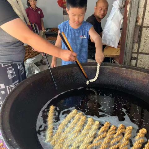 探访山西省运城市非物质文化遗产--稷山麻花 运城市盐湖区第四实验幼儿园--恒星四班--王梓祥