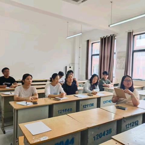 2025年长葛二高新入职教师数学组试课活动纪实