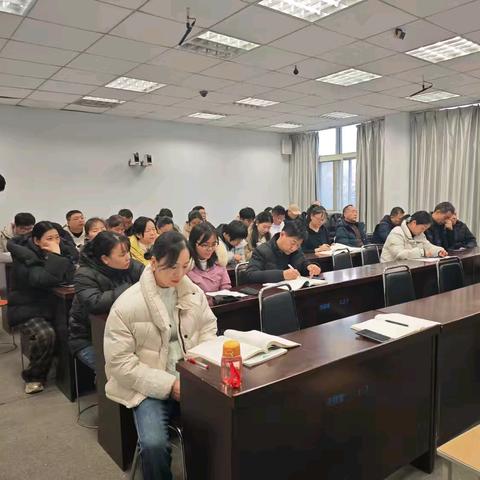 研思共进，聚力成长——长葛二高数学组开展集体教研活动