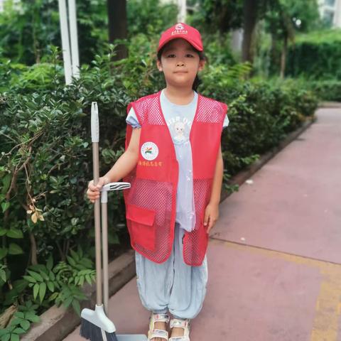 美丽港城  从我做起  桥东里小学一年级二班梁梓悦