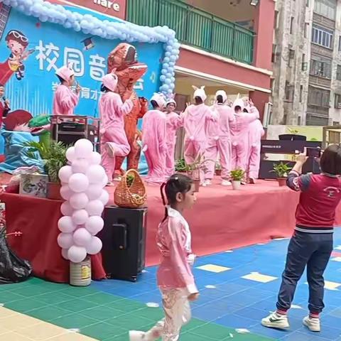 记录幼儿园快乐生活——育才大地幼儿园中一班