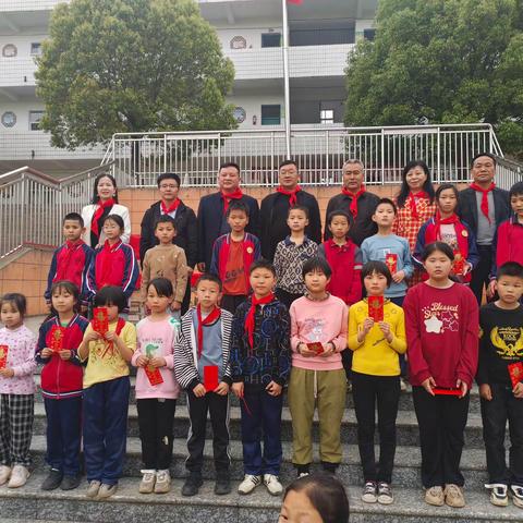 【爱心捐助 情暖校园】---余干县杨埠镇中心小学关爱行动活动纪实