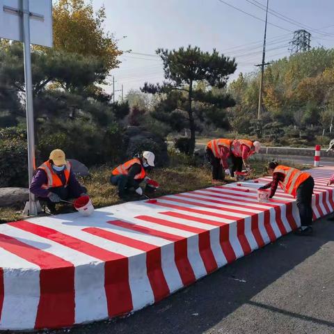 涉县交运局：下足路域环境整治“绣花功”