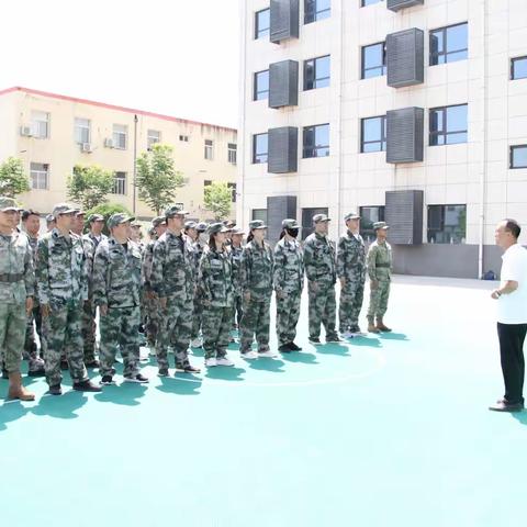 “进军营  练体魄  强意志” ——三原县中青年干部主体班开展国防教育日活动