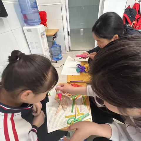 长城小学五（7）班——雪糕棒的创意与乐趣的完美结合