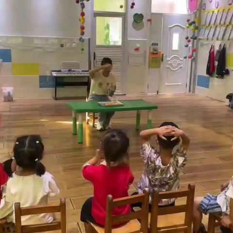 欢乐的时光总是过得如此匆匆、本周宝贝们的幼儿园生活也结束了、我们一起来回顾一下本周的精彩时刻吧