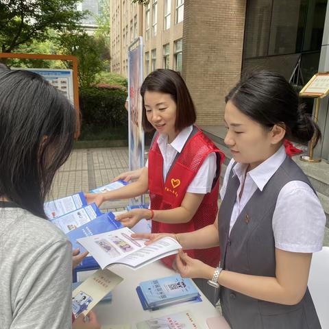 反假货币宣传进社区—广发银行成都分行反假宣传