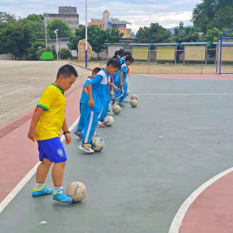 【党建引领】乡村少年宫 托起成长梦——曼来中心小学2024年暑期乡村少年宫社团活动开班仪式