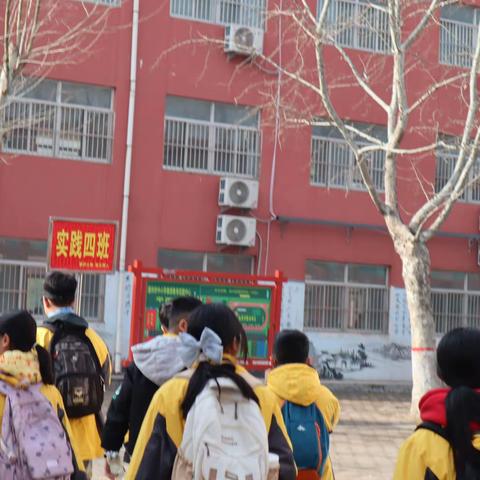 【办人民满意的教育】征程万里风正劲，三月春如少年时——北辛中学学院路校区综合实践活动