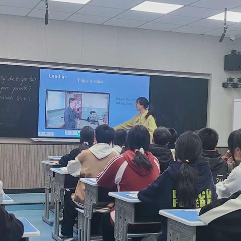 精“英”荟萃，“语”出精彩——记漆工中学英语优秀课例展示活动