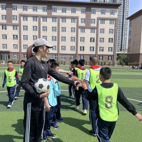 悦享绿茵，足梦启航——大同市平城区恒德学校首届“恒德杯”足球联赛成功举办