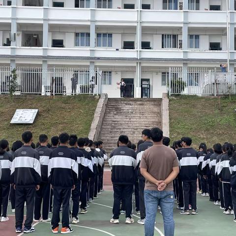 牛街中学国旗下演讲第三期                          -------推广普通话