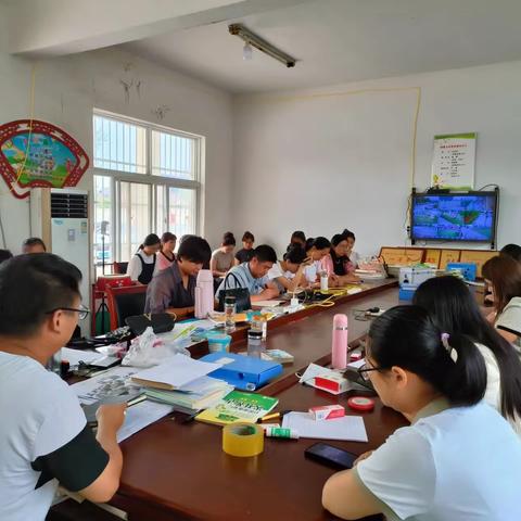 刘楼小学——知危险，会避险。                        防震安全应急演练。