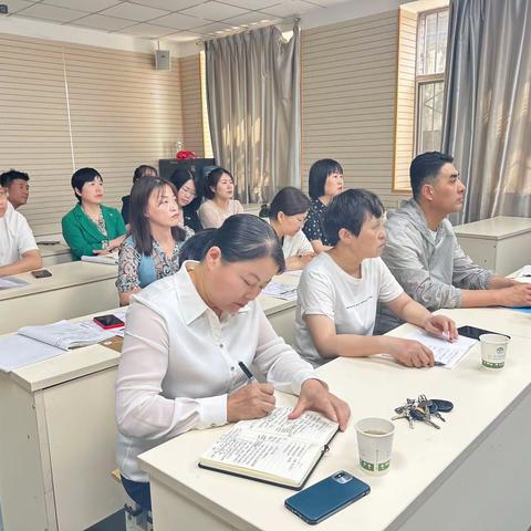 “开”启研途，“题”点思路              ——池阳小学召开县级科研课题推进会