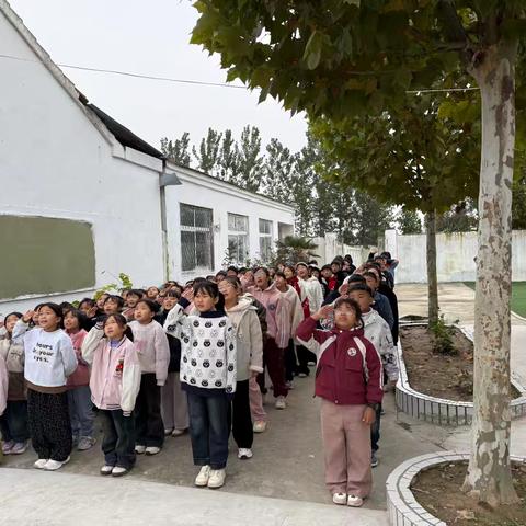 以“净”润校，以“文”育人——王庄小学清洁文明主题升旗仪式纪实