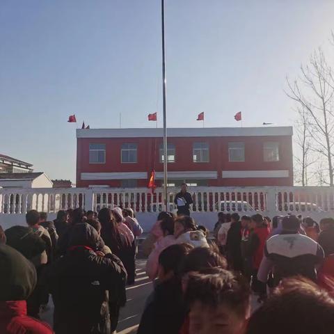 真实比分数更珍贵——王庄小学升旗仪式纪实