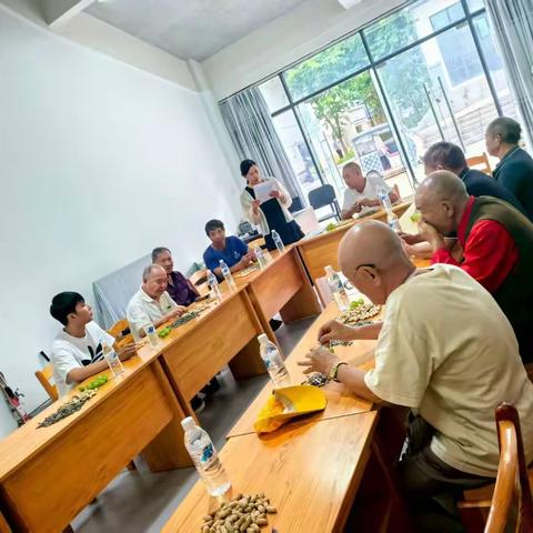 “八一”建军节：西门社区各小组与退伍军人共话初心使命